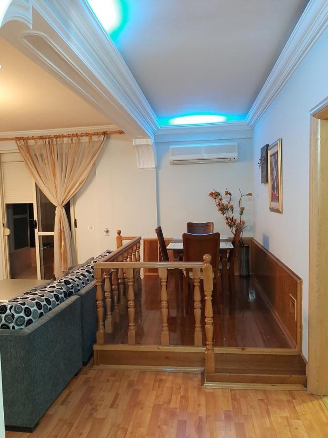 Апартаменты Apartament Egzoni City Center Берат Экстерьер фото
